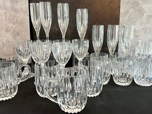 lot 186 image: Mikasa Park Lane Stemware and Tumblers