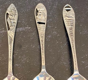 lot 266 image: Set of Six Souvenir Sterling Spoons