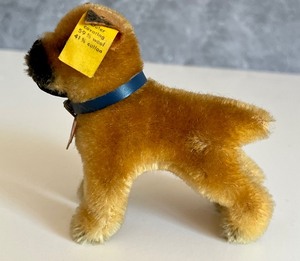 lot 237 image: Vintage Steiff Boxer Figurine