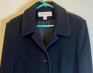 lot 320 image: Classy Liz Claiborne Black Wool Coat