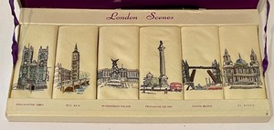 lot 370 image: Vintage Sundew Embroidered Linen Tea Napkins from Harrods