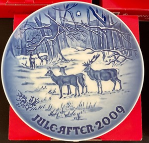 lot 405 image: Bing & Grondahl Holiday Collectors Plates