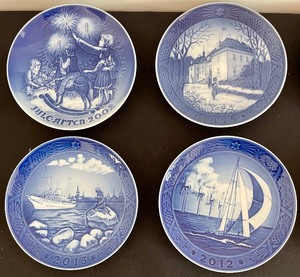 lot 434 image: Royal Copenhagen Holiday Collectors Plates