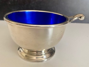 lot 371 image: Vintage Sterling Silver Bowl with Cobalt Blue Insert