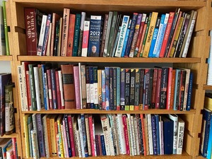 lot 424 image: VERY LARGE Book Lot