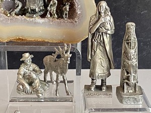 lot 295 image: Variety of Delightful Miniature Pewter Collectibles