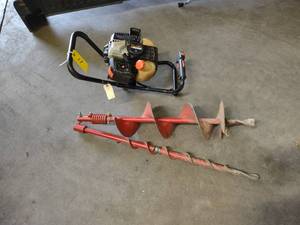 lot 17 image: Echo Model EA-400 Auger Unit with 2...
