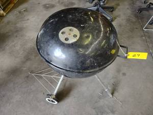 lot 29 image: Weber Grill...