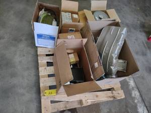 lot 33 image: Assorted Auto Parts...