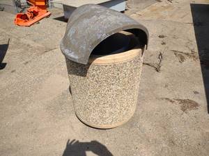 lot 50 image: Trash Can...