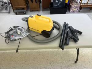 lot 96 image: Eureka Mighty Mite Vacuum
