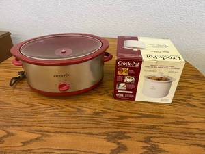 lot 101 image: Crock Pots