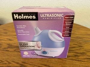 lot 107 image: New Holmes Humidifier