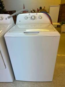 lot 6 image: Like New GE Washing Machine