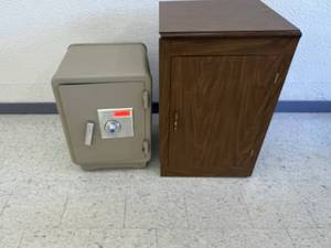 lot 13 image: Safe with Cover