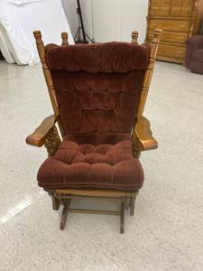 lot 15 image: Glider Rocker