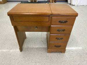lot 16 image: Bernina Sewing Machine in Cabinet with Extras