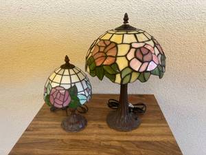 lot 34 image: Matching Lamps