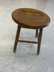 lot 44 image: Wood Stool