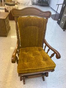 lot 62 image: Glider Rocker