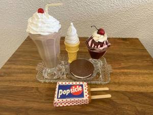 lot 109 image: Realistic Decorative Ice Cream Treats