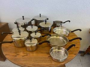 lot 110 image: Cookware