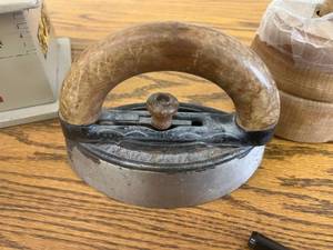 lot 112 image: Vintage Items