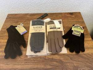 lot 113 image: New Ladies Gloves