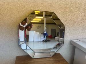 lot 116 image: Decorative Mirror