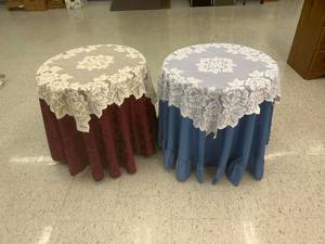 lot 123 image: 2 Side Tables