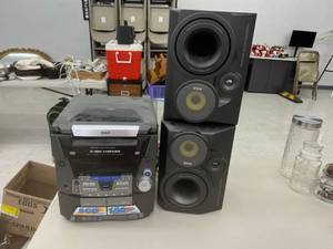 lot 130 image: RCA Stereo