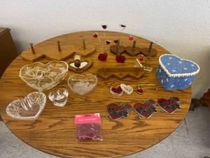 lot 131 image: Heart Decor Lot
