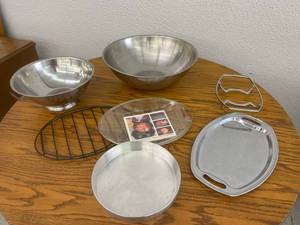 lot 144 image: Large Mixing Bowl & Kitchen Items