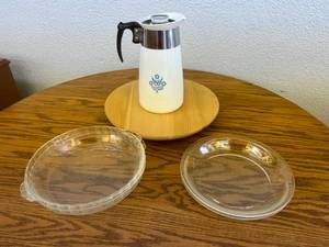 lot 152 image: Glass Cookware, Lazy Susan & Vintage Corning Ware Coffee Pot