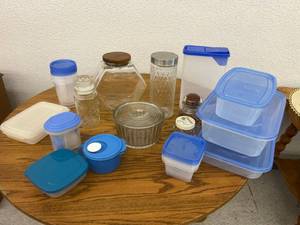 lot 155 image: Kitchen Storage Containers