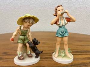 lot 166 image: 2 Vintage Goebel Hummel Figurines - RARE