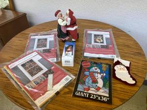 lot 167 image: Holiday Lot