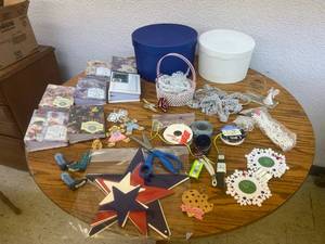 lot 169 image: Crafting Supplies & Photo Albums