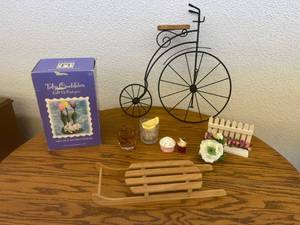 lot 172 image: Home Decor