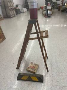 lot 178 image: Step Ladder, Rubber Stop Parking Guide & Misc