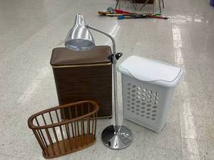 lot 189 image: Laundry Hampers, Lamp & Magazine Rack