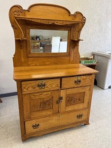 lot 1 image: Gorgeous Antique Cabinet