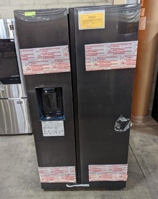 Samsung 27.4 cu. ft. Side by Side Refrigerator in Fingerprint Resistant Black Stainless Steel. (Scratch And Dent) - 1 Year Warranty