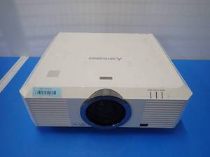 lot 36 image: Mitsubishi&nbspUL7400U Projector  1920 x 1200 native resolution  5000 ANSI Lumens  status light is blinking  include power cable