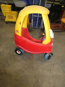 Little Tikes riding car