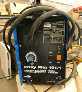 Mig Welder by Chicago Electric