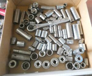 Box of 14 and 38sockets and ratchet