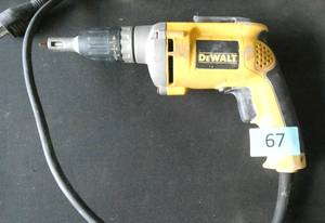 DeWalt screw gun - works