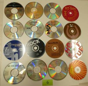 16 CD Lot - James Taylor, Marc Cohn, KT Oslin, Madonna, Garth Brooks, Born on the 4th of july, Red Hot Chili Peppers, Doobie Brothers, Fabulous Thunderbirds, Rock, Aaron Neville, Mississippi Blues, Hot, Boston, Simon and Garfunkel - excellent condition
