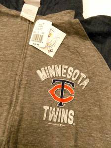 MN Twins Lightweight zipper front Womens size Large